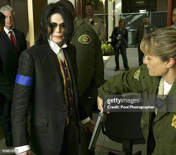 Pop star Michael Jackson arrives at the Santa Barbara County Courthouse in Santa Maria, California Monday, March 21, 2005.