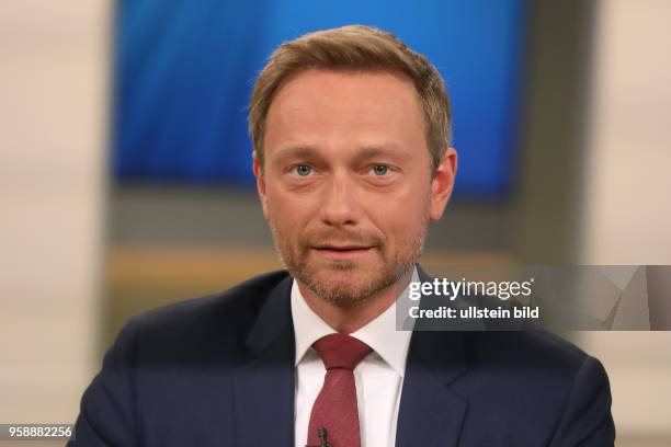 Christian Lindner in der ARD-Talkshow ANNE WILL am in Berlin Thema der Sendung: Streit um Schäubles Steuermilliarden - Wie bekommen die Bürger ihr...