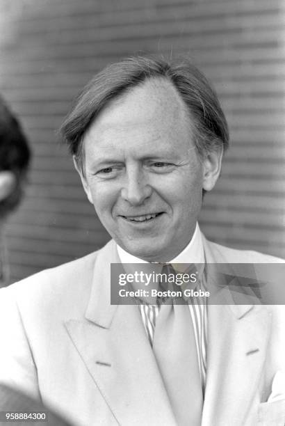 Author Tom Wolfe speaks during a visit to the offices of The Boston Globe in the Dorchester neighborhood of Boston on Oct. 10, 1980.