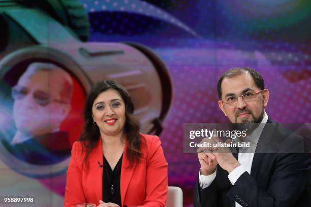 Mürvet Öztürk mit Haluk Yildiz in der ZDF-Talkshow maybrit illner am in Berlin Thema der Sendung: Erdogans langer Arm ? Türkische Spione in...