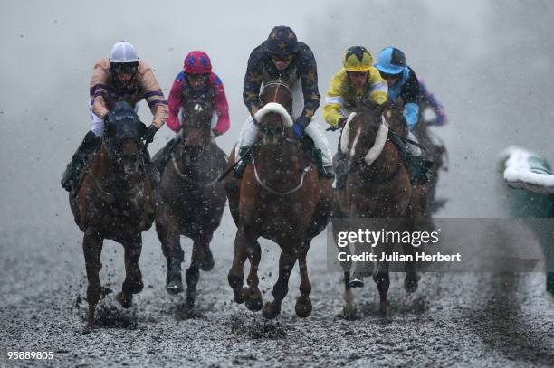 Jamie Spencer has Wicked Daze handily placed before landing The Marriott Play & Stay Claiming Stakes Race run at Lingfield Park Racecourse on January...