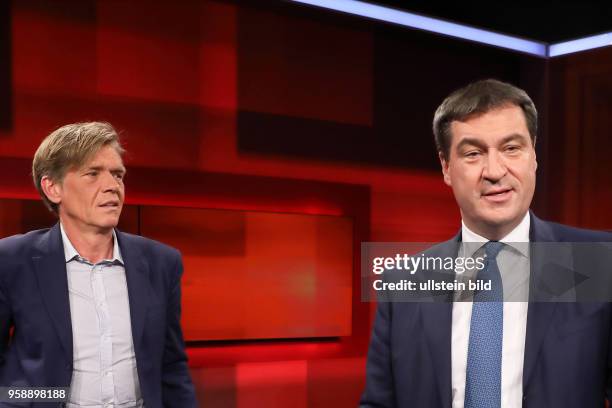 Hajo Schumacher mit Markus Söder in der ARD-Talkshow hart aber fair am in Berlin Thema der Sendung: K. O. Oder mit letzter Kraft - Was bringt die...