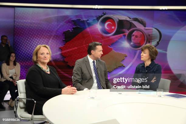 Sabine Leutheusser-Schnarrenberger , Stephan Mayer und Maybrit Illner in der ZDF-Talkshow maybrit illner am in Berlin Thema der Sendung: Erdogans...