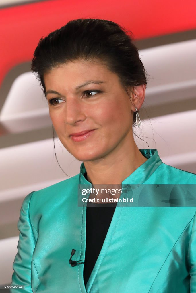 Dr. Sahra Wagenknecht in der ARD-Talkshow maischberger am in Berlin ...