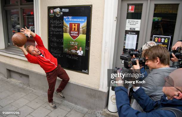 Host Wigald Boning attends the preview screening of the new documentaries 'Deutschland - Deine Fussballseele' and 'Magische WM-Momente - Tore,...