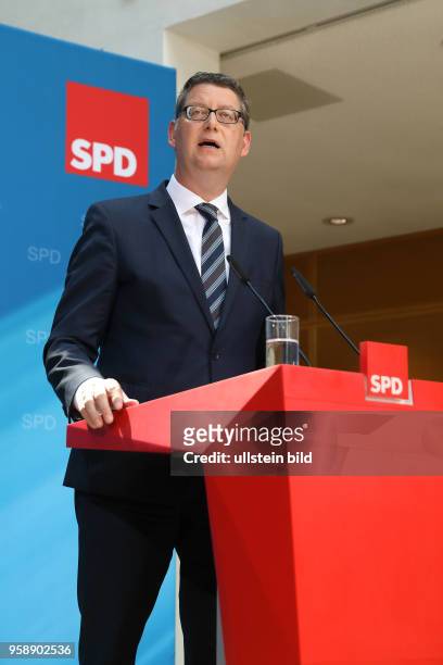 Thorsten Schäfer-Gümbel bei der Vorstellung des SPD-Steuerkonzepts zur Bundestagswahl 2017 anlässlich einer Pressekonferenz im Atrium des...