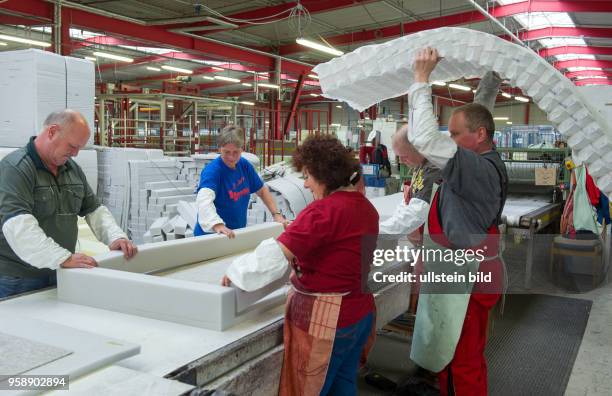 Sachsen, , Firma Breckle Matratzen und Polsterbetten- Hersteller,Innenansicht der Produktion, Matratzen-und Möbeherstellung,