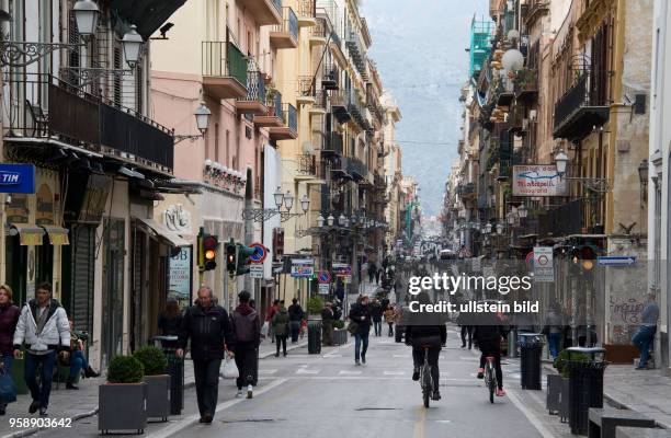 Italien, Sizilien, Palermo, , Via Roma, Fussgängerzone und Geschäftsstrasse im Stadtzentrum