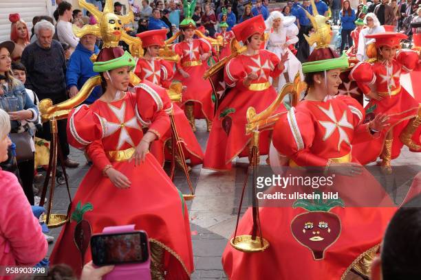 Karneval in Valletta - Landessprache Carnival - Hauptstadt Valletta, Tänzer beim Umzug in der Merchant Street