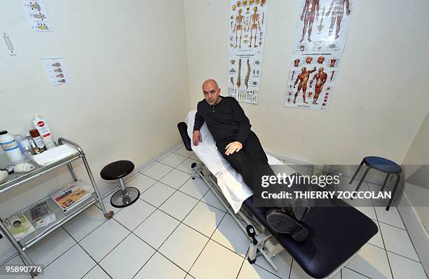 Photo prise le 19 Janvier 2010 à Riom de Jean-Philippe Rouchon, un osteopathe de 42 ans résidant dans le Puy-de-Dôme et qui affirme être un...