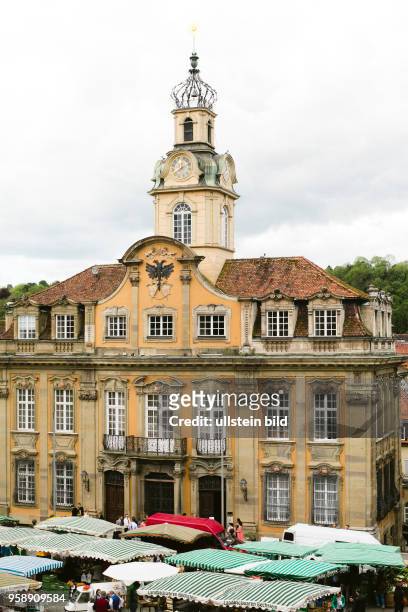 Schwäbisch Hall ist eine Stadt im Nordosten Baden-Württembergs mit ca. 39000 Einwohnern. Die Altstadt überstand den 2. Weltkrieg fast unbeschadet. -...