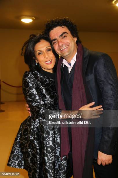 Rolando Villazon mit Frau Lucia bei der Verleihung des > B.Z. Kulturpreis 2017 < im Schillertheater in Berlin