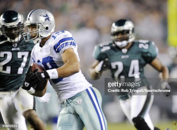 Miles Austin of the Dallas Cowboys runs with the ball against the Philadelphia Eagles at Lincoln Financial Field on November 8, 2009 in Philadelphia,...