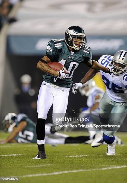 DeSean Jackson of the Philadelphia Eagles runs with the ball against the Dallas Cowboys at Lincoln Financial Field on November 8, 2009 in...