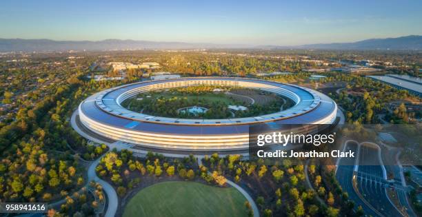 aerial of apple campus in sunnyvale / cupertino silicon valley, usa - jonathan clark stock pictures, royalty-free photos & images