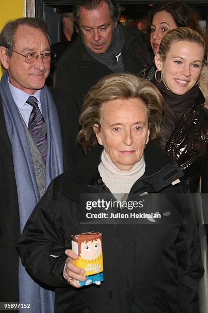 Bertrand Delanoe, Michel Leeb, Bernadette Chirac and Lorie attend the 'Pieces Jaunes' 21st edition train exhibition launch at Gare du Nord on January...