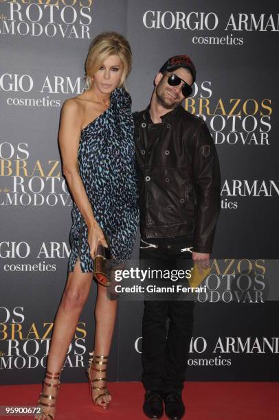 Madrid - Cine Cinesa Producciones - Spain - Premiere of the movie "Los abrazos rotos" - - Bibi Andersen con su ez marido Asdrubal