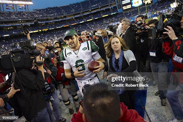 Playoffs: New York Jets QB Mark Sanchez victorious after game vs San Diego Chargers. San Diego, CA 1/17/2010 CREDIT: Robert Beck