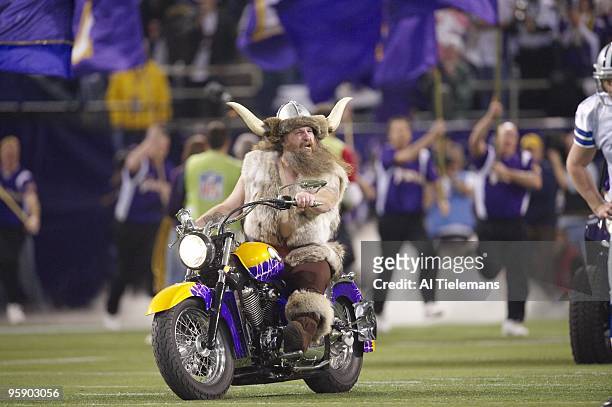 Playoffs: Minnesota Vikings mascot Ragnar the Viking, Joseph Juranitch, before game vs Dallas Cowboys. Minneapolis, MN 1/17/2010 CREDIT: Al Tielemans