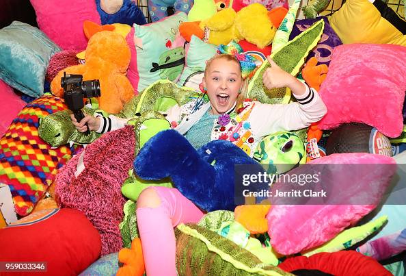 JoJo Siwa attends her 15th Birthday Party at Dave & Busters on May