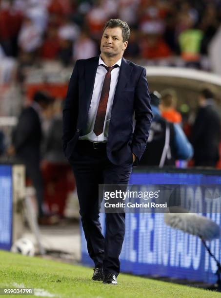 Claudio Biaggio coach of San Lorenzo looks on during a match between River Plate and San Lorenzo as part of Superliga 2017/18 at Estadio Monumental...