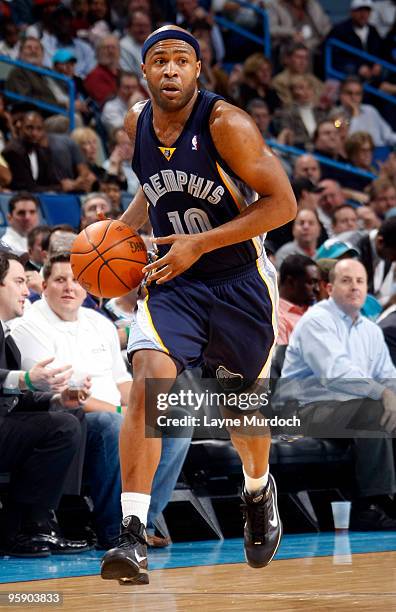 Jamaal Tinsley of the Memphis Grizzlies drives against the New Orleans Hornets on January 20, 2010 at the New Orleans Arena in New Orleans,...