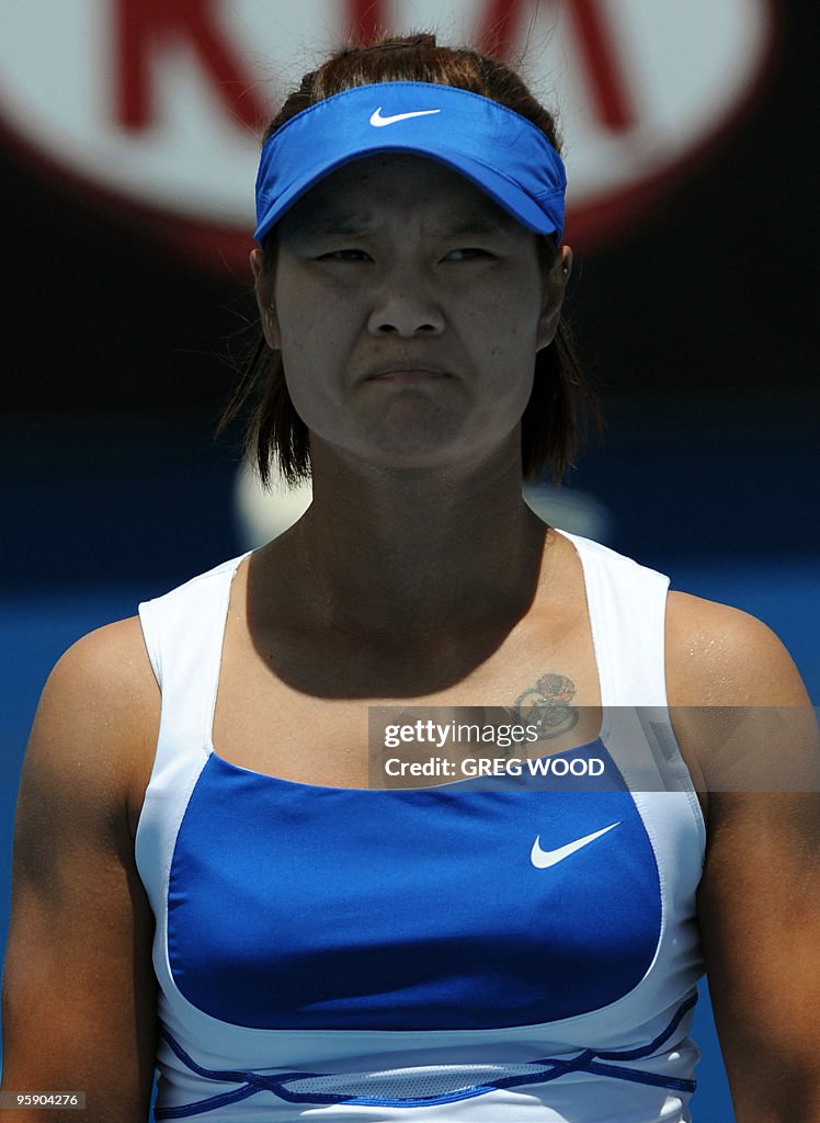 Li Na Tenis Chinese tennis player Li Na reacts during her women's single match ...