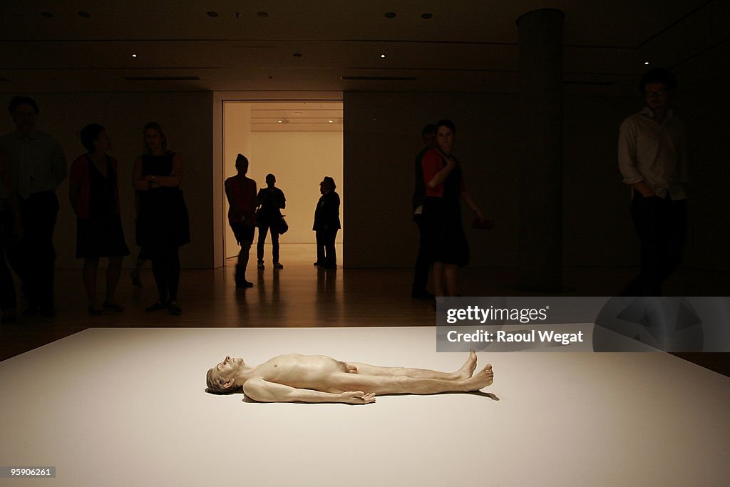 Lifelike Human Sculptures Exhibition Opens In Melbourne