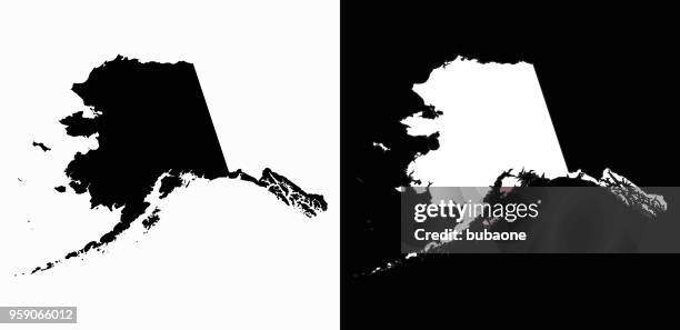 ilustraciones, imágenes clip art, dibujos animados e iconos de stock de estado de alaska mapa simple blanco y negro - alaska usa state