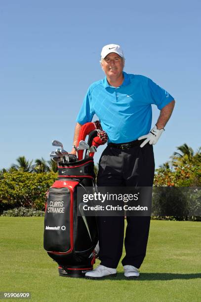 Curtis Strange poses with his new Nike equipment during practice for the Mitsubishi Electric Championship at Hualalai held at Hualalai Golf Club on...