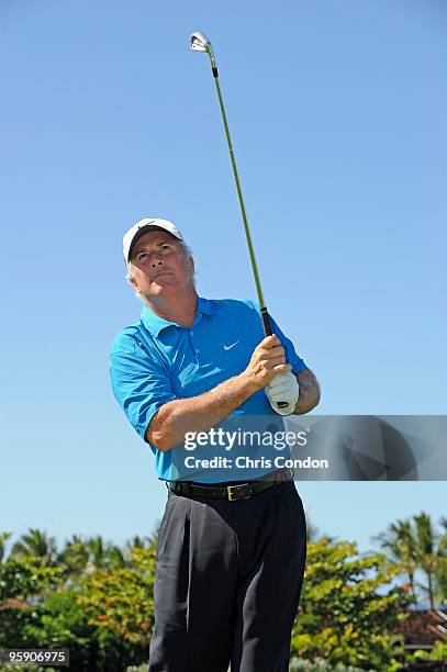 Curtis Strange poses with his new Nike equipment during practice for the Mitsubishi Electric Championship at Hualalai held at Hualalai Golf Club on...