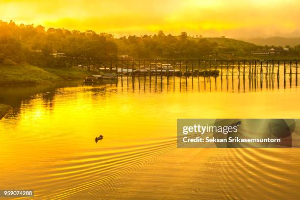 old bridge (mon bridge) at sunset - monsees stock-fotos und bilder