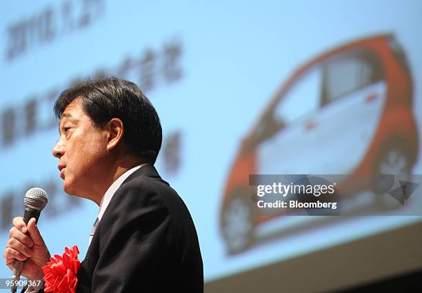 Osamu Masuko, president of Mitsubishi Motors Corp., delivers a speech at the 1st EV & HEV Drive System Technology Expo in Tokyo, Japan, on Thursday,...