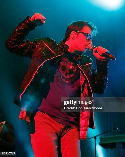 Rivers Cuomo of Weezer performs at the T-Motorola CLIQ Challenge Concert on January 20, 2010 in Tallahassee, Florida.