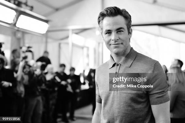 Chris Pine attends the Turner Upfront 2018 arrivals on the red carpet at The Theater at Madison Square Garden on May 16, 2018 in New York City. 376296