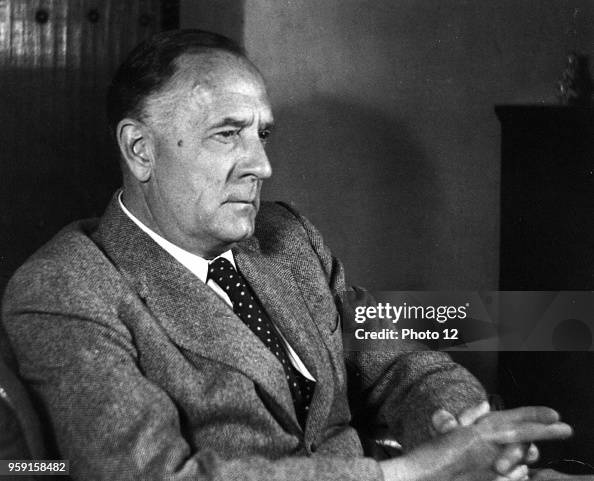 Dr. Edwin Powell Hubble. Dr. Edwin Powell Hubble.