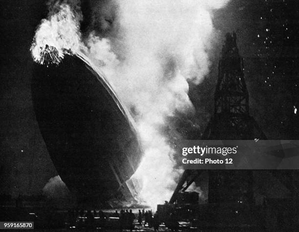 Airship Exploding 88 Hindenburg Explodes In 1937 Stock Photos, High-Res Pictures, and ...
