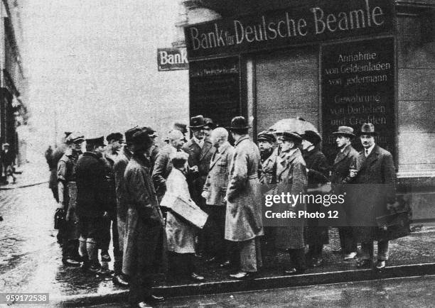 Berlin; The bank for employees goes into liquidation.