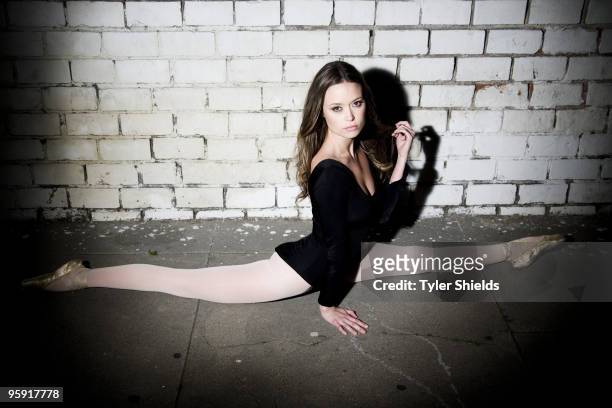 Actress Summer Blau poses for a portrait session on April 5, 2009 in Los Angeles, CA.