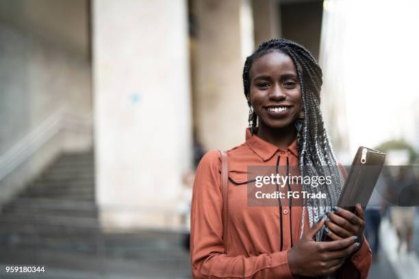 student universiteit camera kijken - the president of the republic of south africa makes a state visit to the uk stockfoto's en -beelden