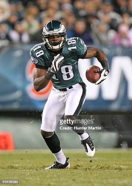 Wide receiver Jeremy Maclin of the Philadelphia Eagles runs with the ball during a game against the Denver Broncos on December 27, 2009 at Lincoln...