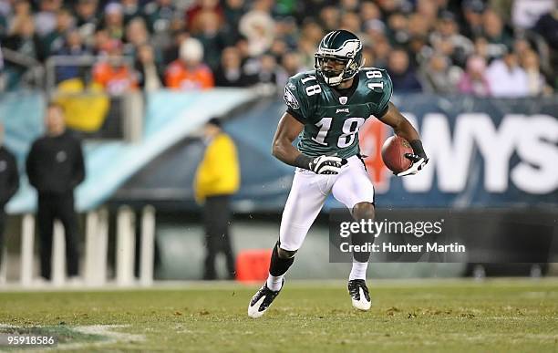 Wide receiver Jeremy Maclin of the Philadelphia Eagles runs with the ball during a game against the Denver Broncos on December 27, 2009 at Lincoln...