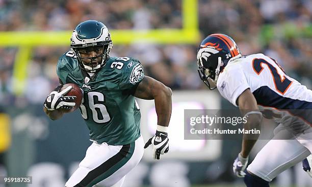 Running back Brian Westbrook of the Philadelphia Eagles carries the ball during a game against the Denver Broncos on December 27, 2009 at Lincoln...