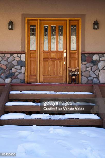 mountain house in denver - front door winter stock pictures, royalty-free photos & images