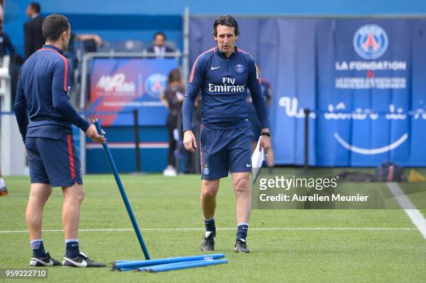 Head coach Unai Emery during a Paris Saint-Germain training session at Parc des Princes on May 16, 2018 in Paris, France.