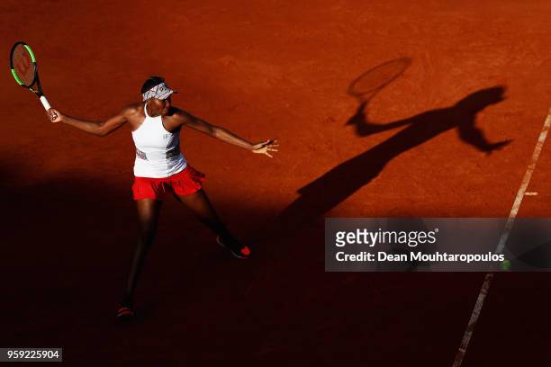 Venus Williams of USA returns a forehand in her match against Elena Vesnina of Russia during day 4 of the Internazionali BNL d'Italia 2018 tennis at...