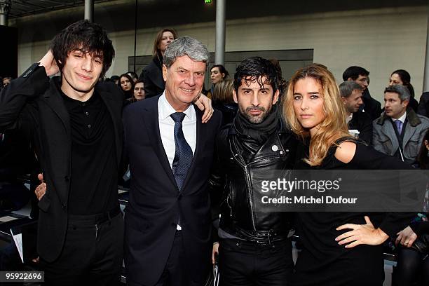 Jeremy Kapone, Yves Carcelle, AndrÃ© and Vahina Jocante at the Louis Vuitton fashion show during Paris Menswear Fashion Week Autumn/Winter 2010 at Le...
