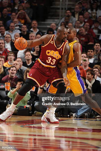 Shaquille O'Neal of the Cleveland Cavaliers backs his way into the paint against Andrew Bynum of the Los Angeles Lakers on January 21, 2010 at The...