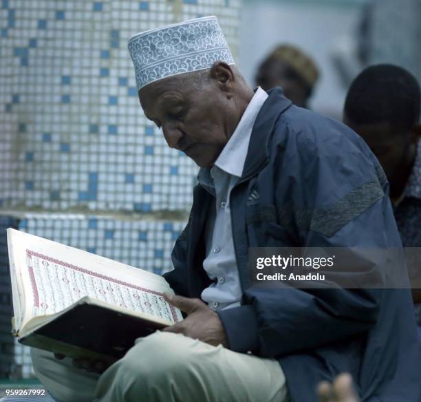Anwar Mosque 187 Grand Anwar Mosque Stock Photos, High-Res Pictures, and Images ...