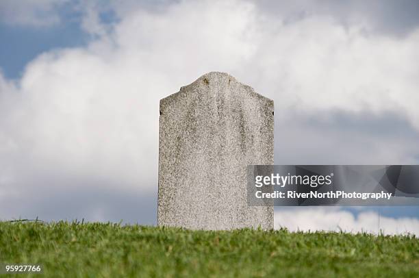 vuoto tombstone - tomba luogo di sepoltura foto e immagini stock